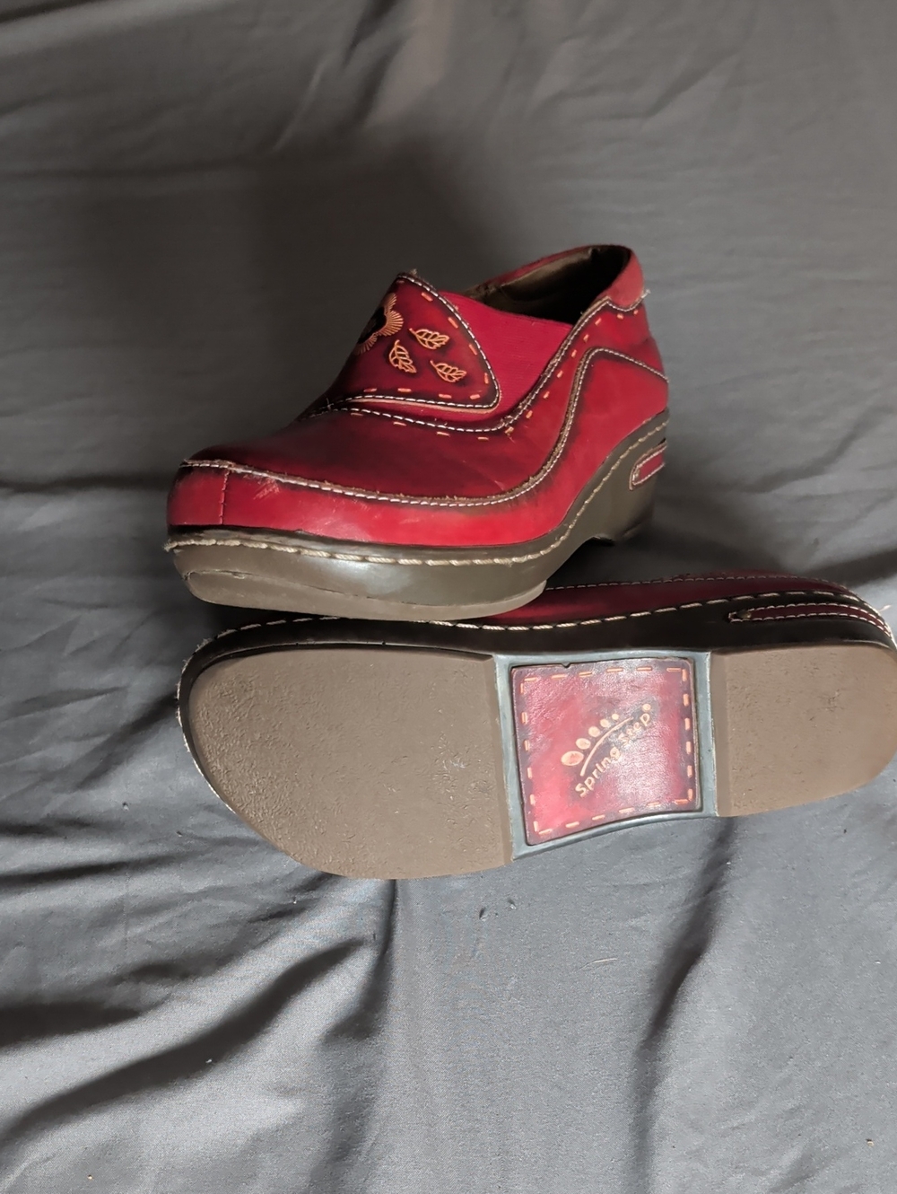 Red Leather Slip-On Clogs with Embroidered Detail Women's 7.5